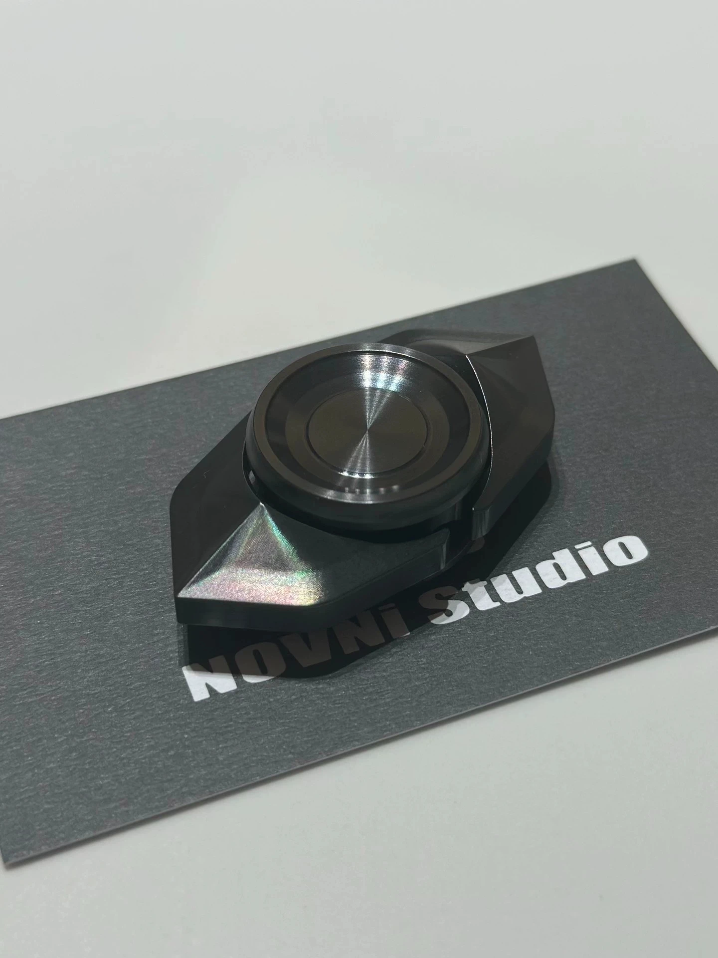 Двухсторонний гироскоп для пальцев NOVNi EDC циркониевый материал