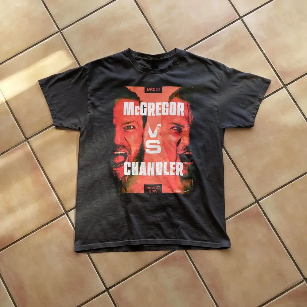 Красная футболка Conor McGregor vs Michael Chandler для рекламных маркетинговых кампаний
