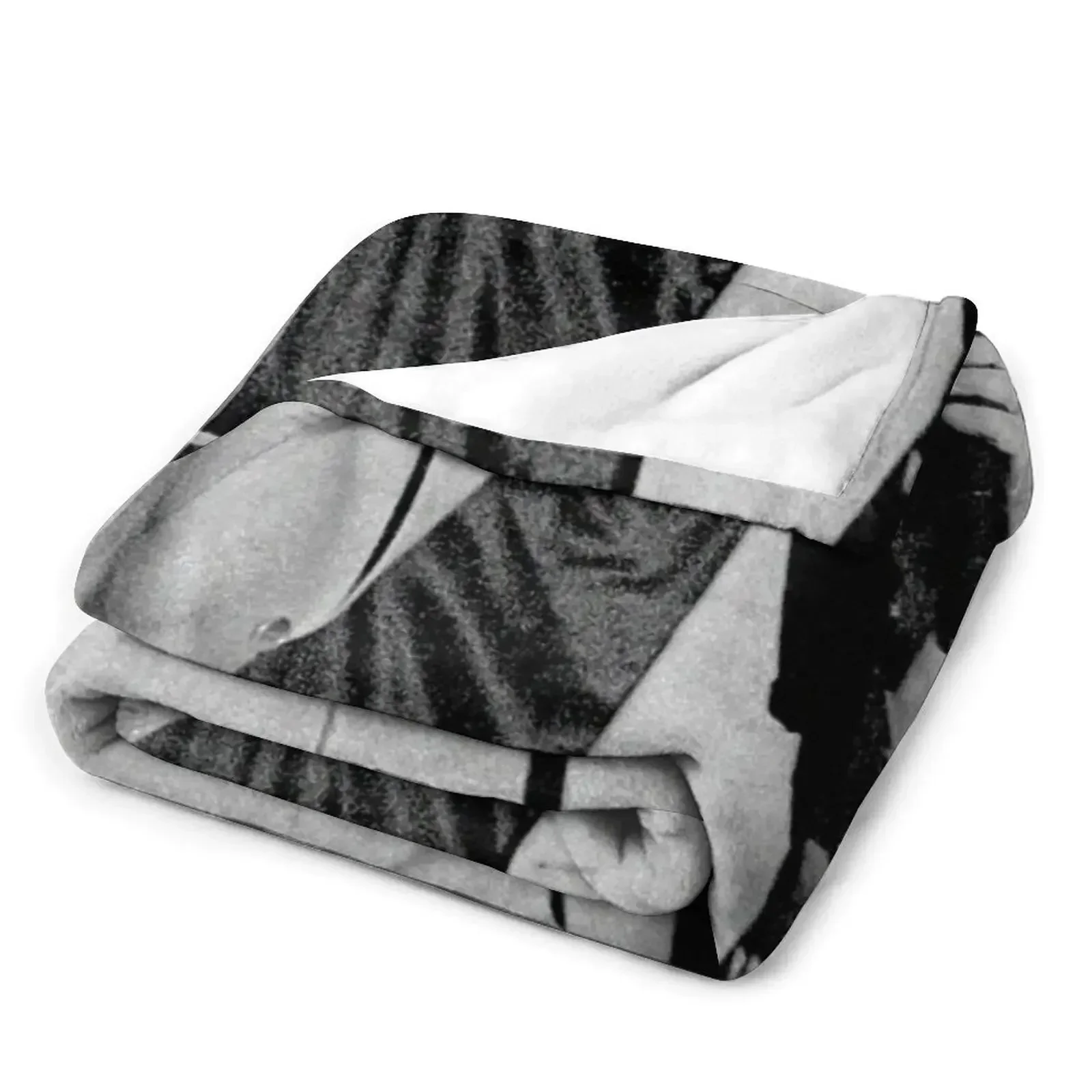 r953 / Новое одеяло Finition 2024 Le Légendaire Chanteur via lɺrgentique Salvatore Adamo (h) Olavia-Olao Okaio Créations