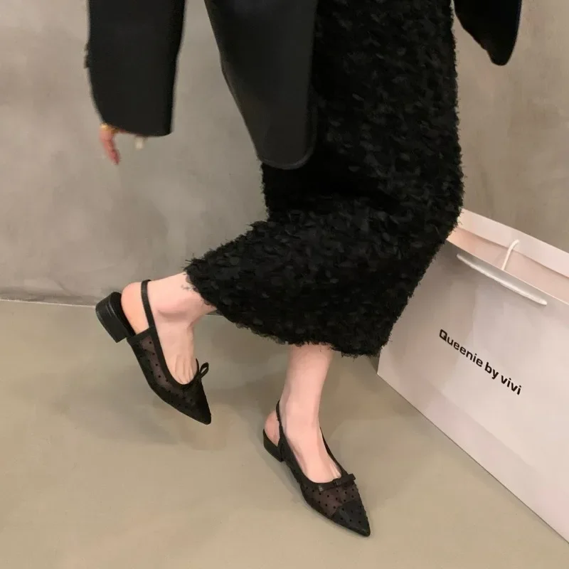 2024 женские туфли в горошек на массивном каблуке изящные с острым носком и