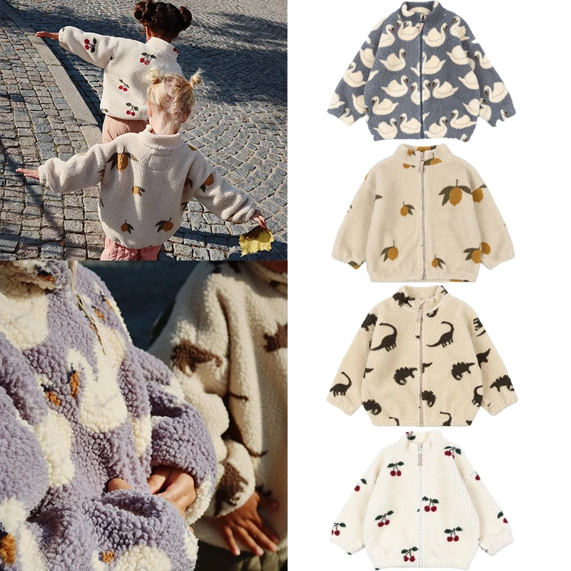 Детская теплая куртка из овечьей шерсти с капюшоном