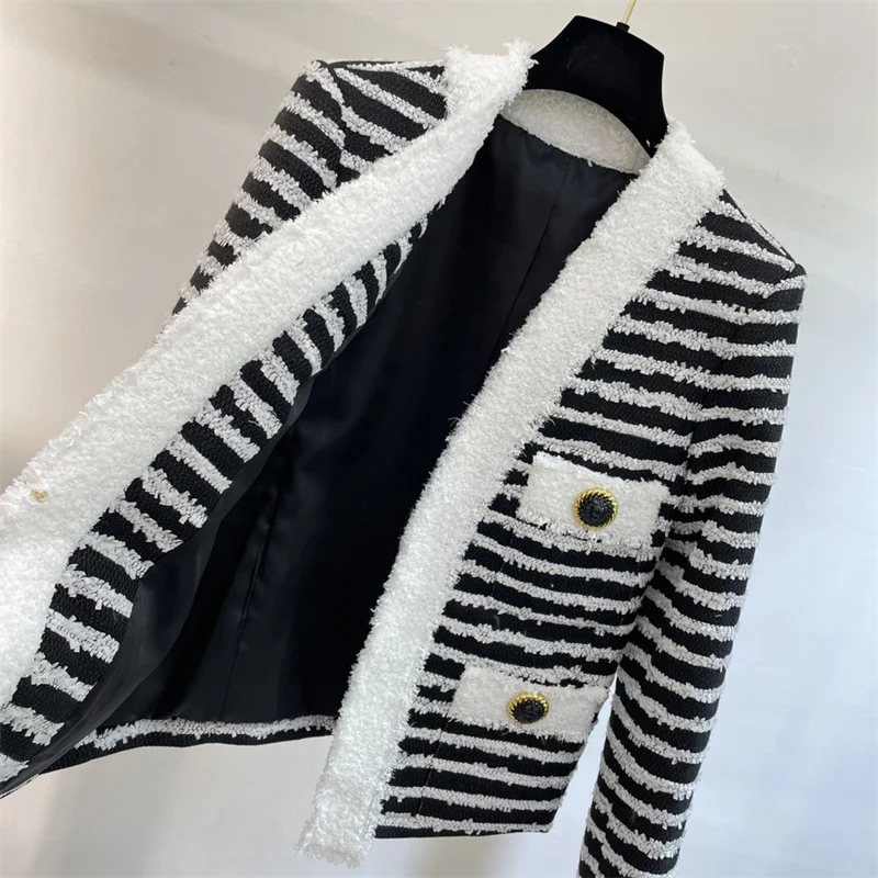 Женская куртка 2024 осенняя новая мода украшение на пуговицах женский топ с