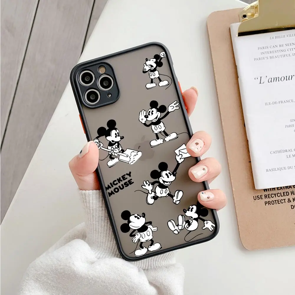 Фото Черно-белый матовый чехол с Микки и Минни для iPhone 17E, 17, 16, 16E, 15, 14, 13, 12, 11 Pro Max, 17 Air, 7, 8 Plus, XR, XS – противоударный защитный чехол-броня №5