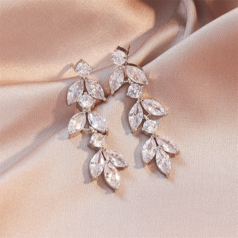 

Luxury Shiny Geometric Zirconia Leaf Long Earrings Sliver Color Drop Earring for Women Elegant Party Wedding Jewelry