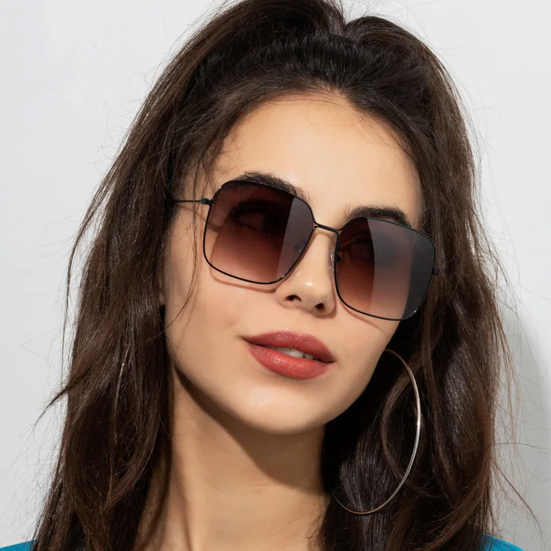 

Солнечные очки в металлической квадратной оправе UV400 женские, винтажные Роскошные брендовые дизайнерские солнцезащитные аксессуары в повседневном стиле, с защитой от ультрафиолета