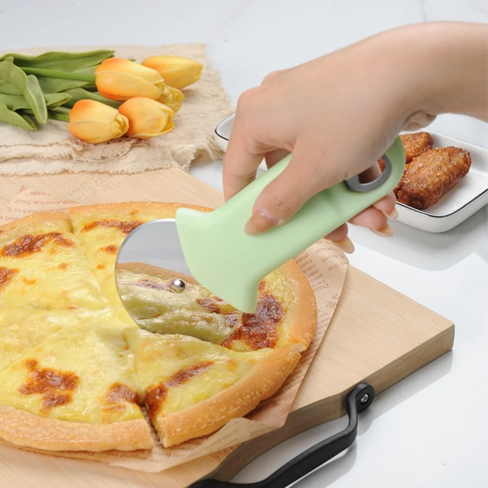 

New Design Multifunctional High Quality Stainless Steel 2-in-1 Pizza Wheel Slicer Wheel with Bottle Opener Kitchen Gadgets