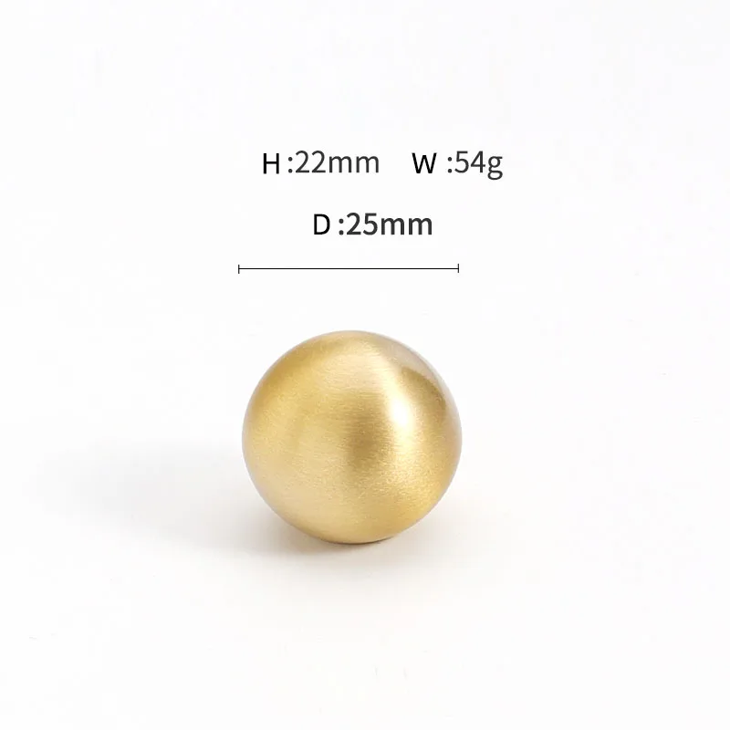 

Латунные ручки для мебели с шариками