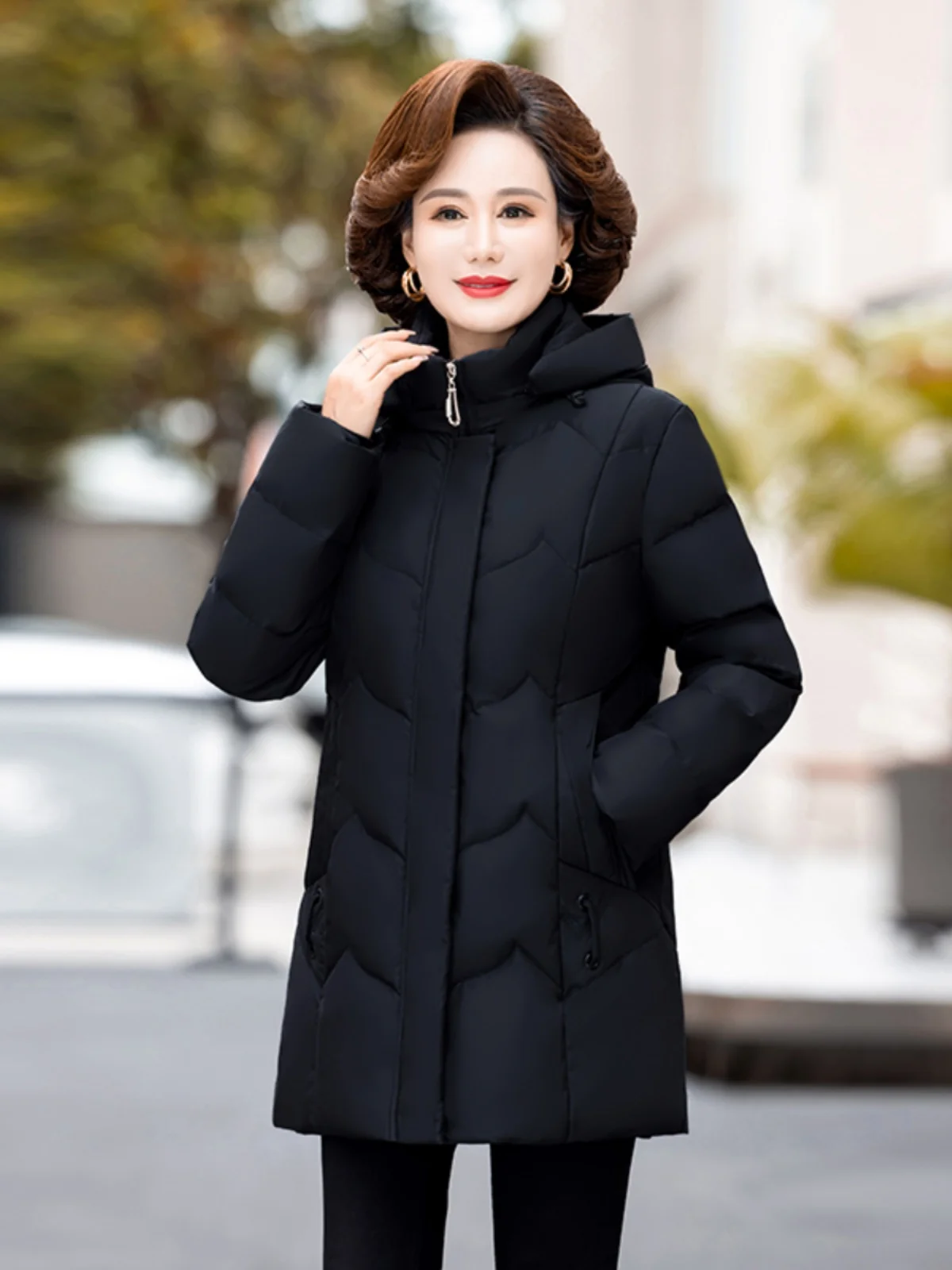 Женский пуховик средней длины на утином пуху новинка зима 2024 облегающее