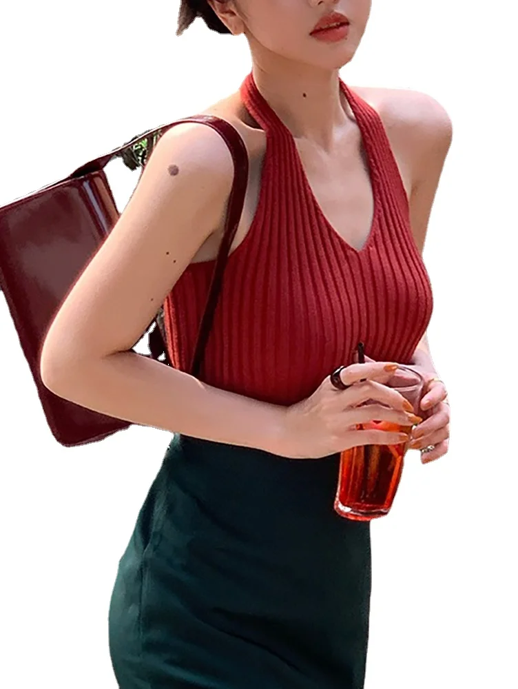 

Hong Kong-style Vintage Halterneck Knit Small Camisole Women's Spring and Summer Outer Wear Design Sense French Underwear Top