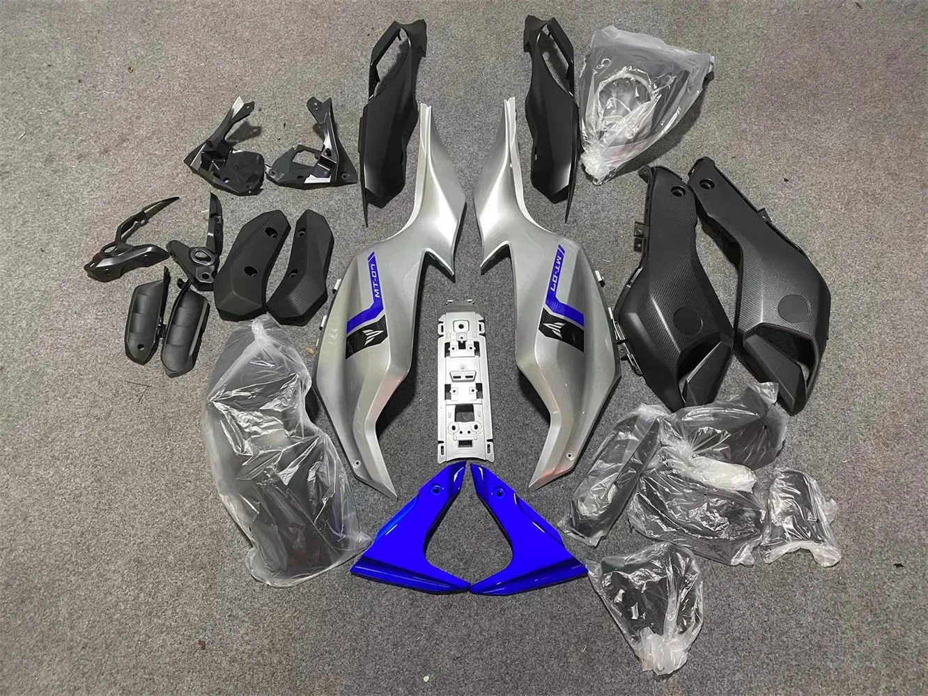 

ABS Injection Full Fairing Body Kit Fit For 2012-2017 For Yamaha MT07 FZ07 MT-07 Set MT 07 FZ 07 2013-2017 Silvery blue