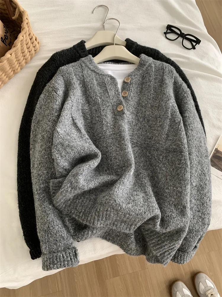 Korean Series Retro Arabesquitic Fabric round Neck Wooden Buckle Pullover Sweater Women Elegant Commuter Autumn and Winter Wa...