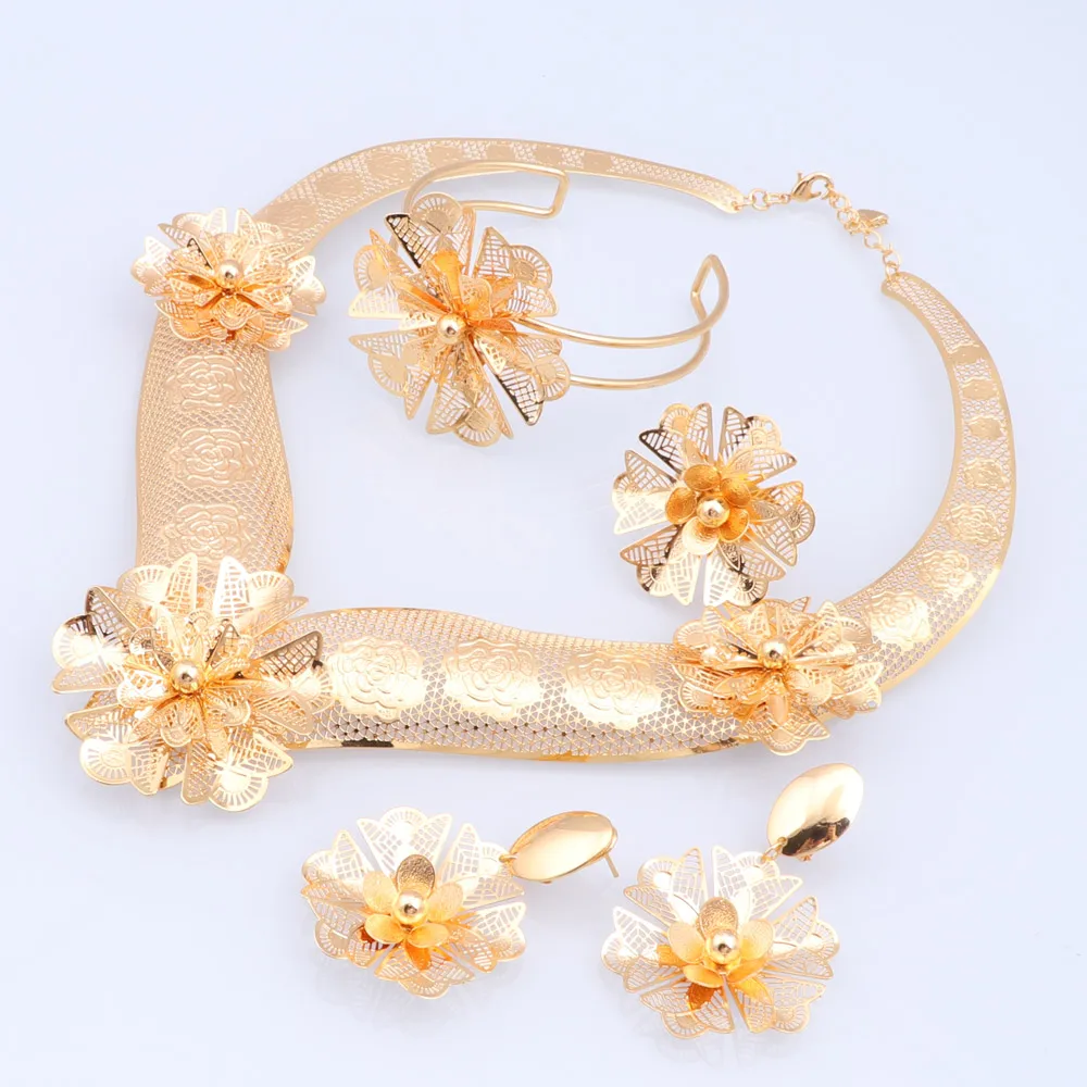 Ювелирный Комплект из колье и серёг с кристаллами