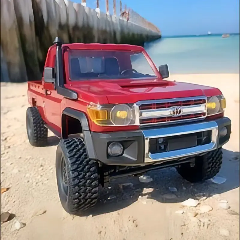 Радиоуправляемый внедорожный гусеничный автомобиль MN82 1:12 2 4G 4WD