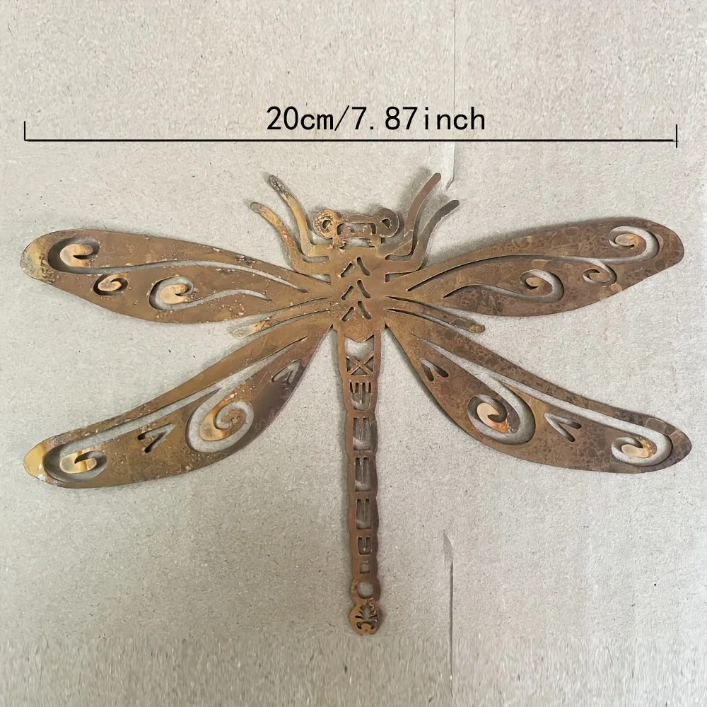 

Металлическая садовая статуя стрекоза
