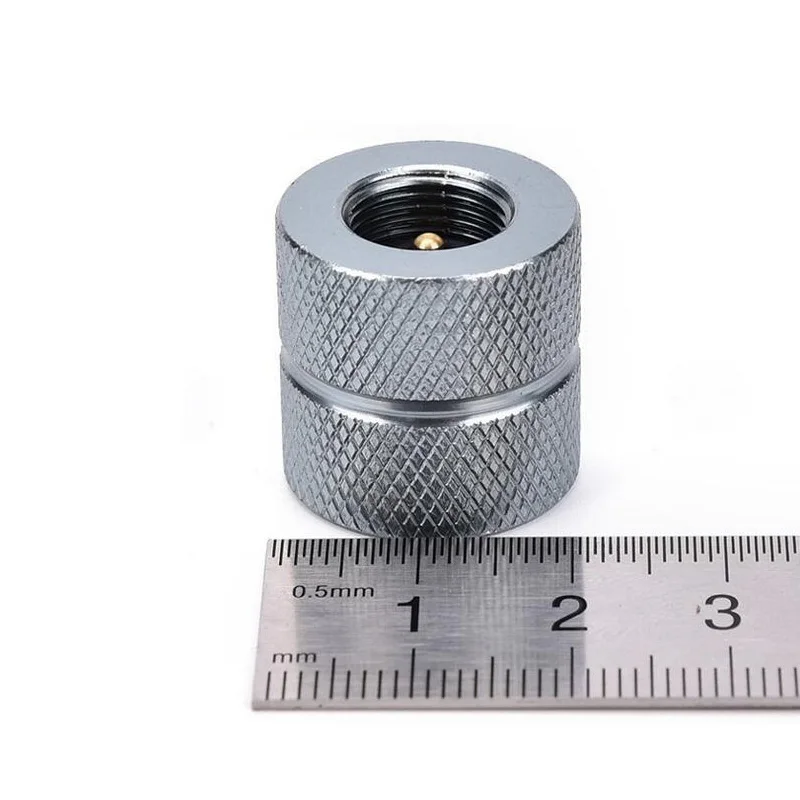 Адаптер для заправки газовыми баллонами наружной кемпинговой газовой плиты на бутановый газ с винтовым клапаном типа штуцерного клапана.