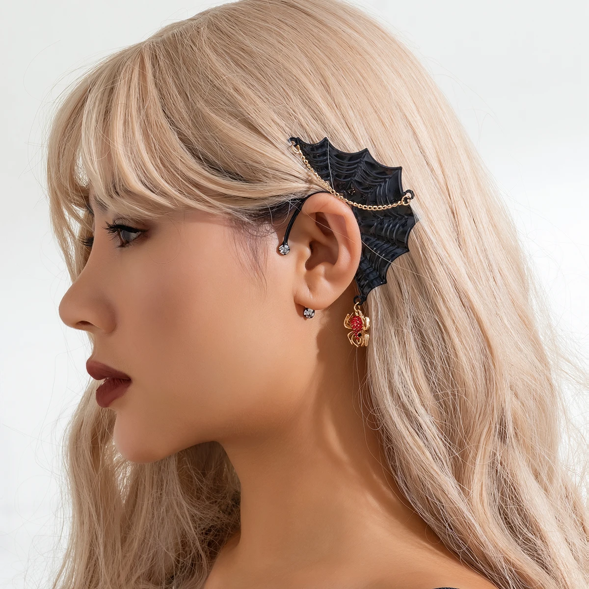 

Lacteo Punk Black Fan-shaped Ear Clip With Small Animal Charm Leaf Earrings for Women Dark Style Jewelry Festival Party Girls