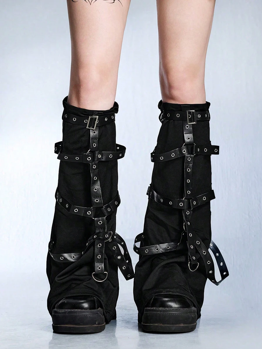 Фото IMU Edgy Garter Женские гетры из черной кожи с ремнями, длинные носки-чулки с манжетами, накладки на ботинки, гранж-панк-образ для фестиваля. №5