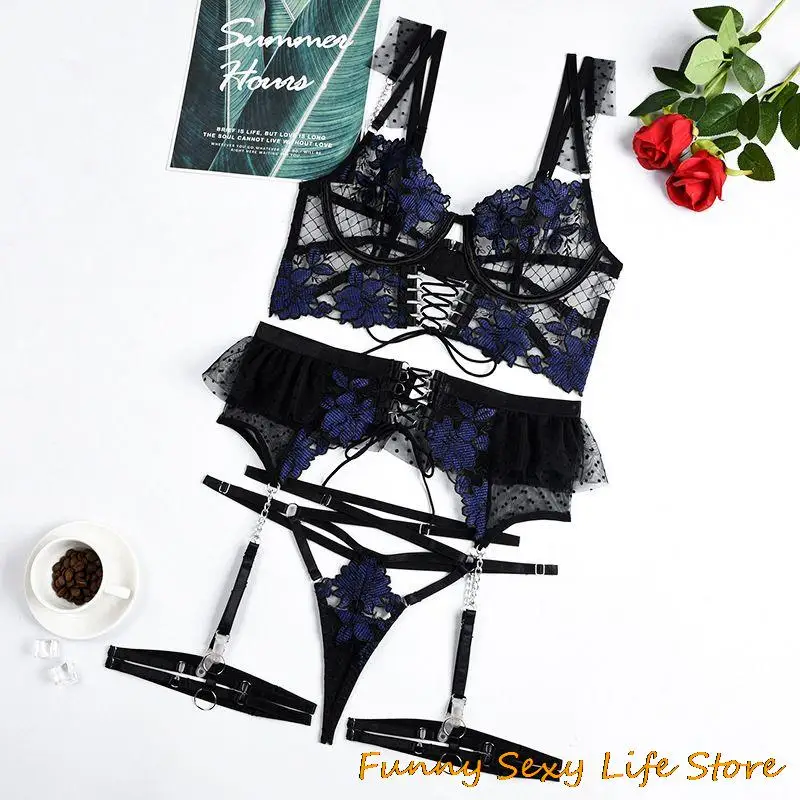 

Привлекательный стильный модный женский комплект из бюстгальтера и трусиков