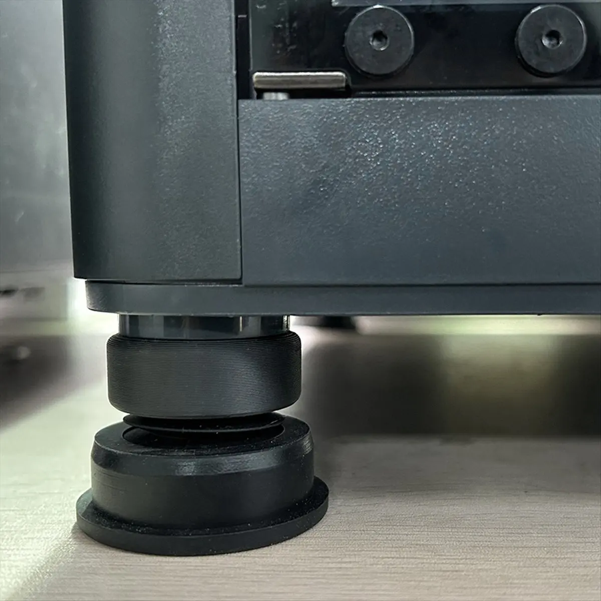 Фото Динамические антивибрационные накладки (4 шт.) для Bambu Lab X1/P1/A1/A1 Mini: противоскользящие, амортизирующие, пылезащитные №1