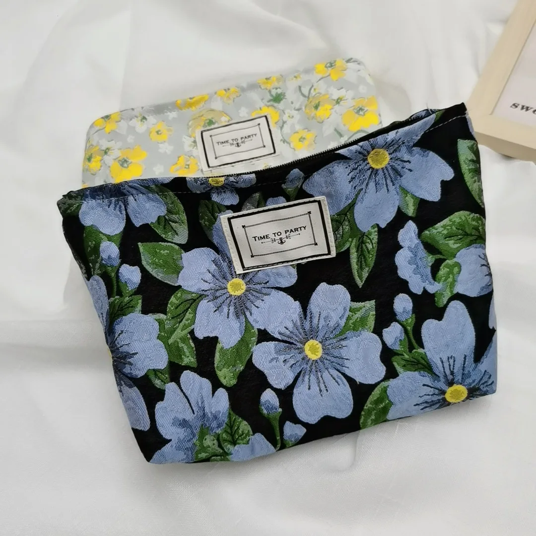 

Empty First Aid Box Cosmetic Pouch Large Capacity Female Travel Make Up Storage Bag Beauty Cases Medicine Bag