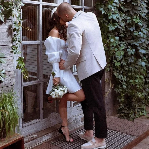 Simple Short Wedding Dress 2022 Off the Shoulder Sweetheart Lantern Sleeve Mini Satin Wedding Gown For Bride A Line Custom Made
