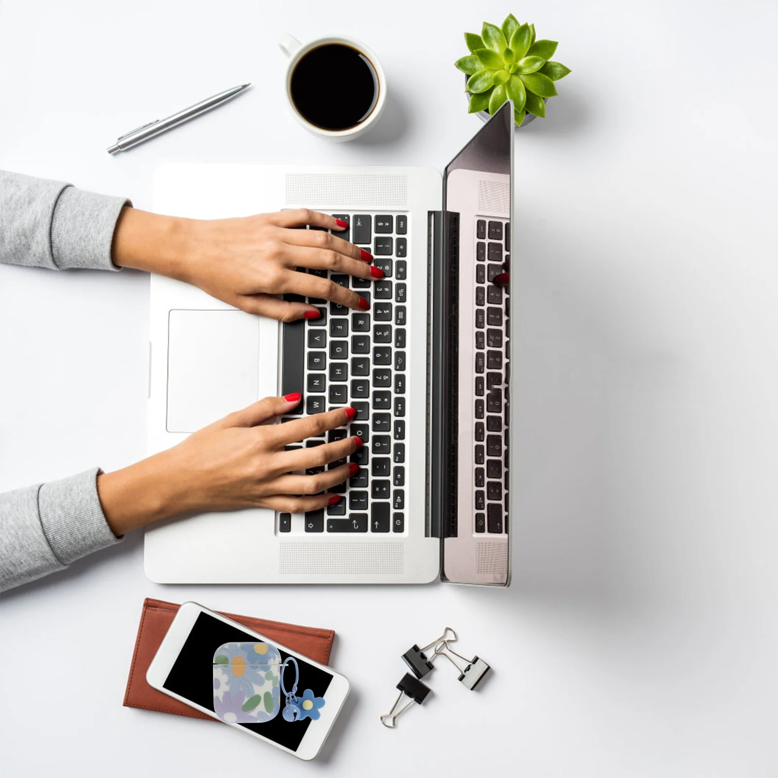 

Earphone Accessory Stylish Earphone Charging Case Earphone Box for