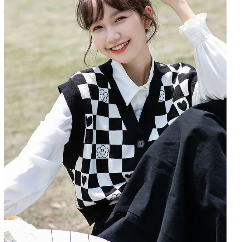 

Cardigan v-neck checkerboard knitted waistcoat women spring 2023 vintage short sweater vest casual sleeveless sweater vest