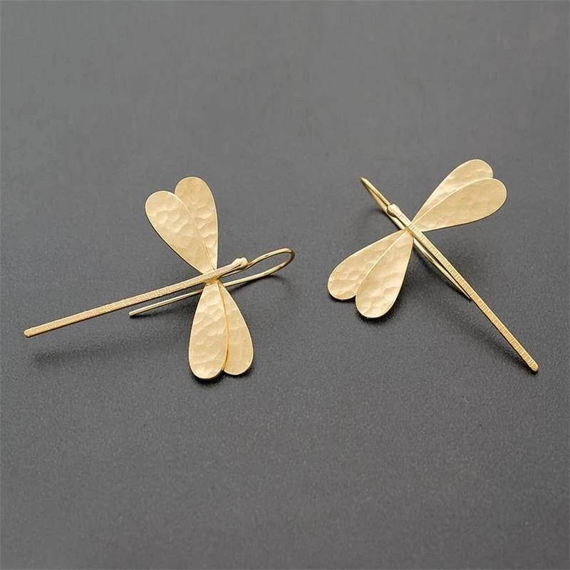 

2022 Fashion Trend Stereo 3D Dragonfly Drop Earrings Simple Ladies Long Earrings Cold Wind Jewelry Accessories