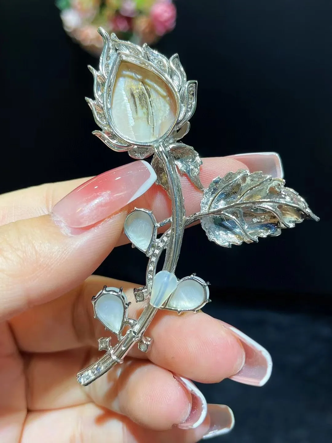 Брошь из белого золота с бриллиантами 18 К