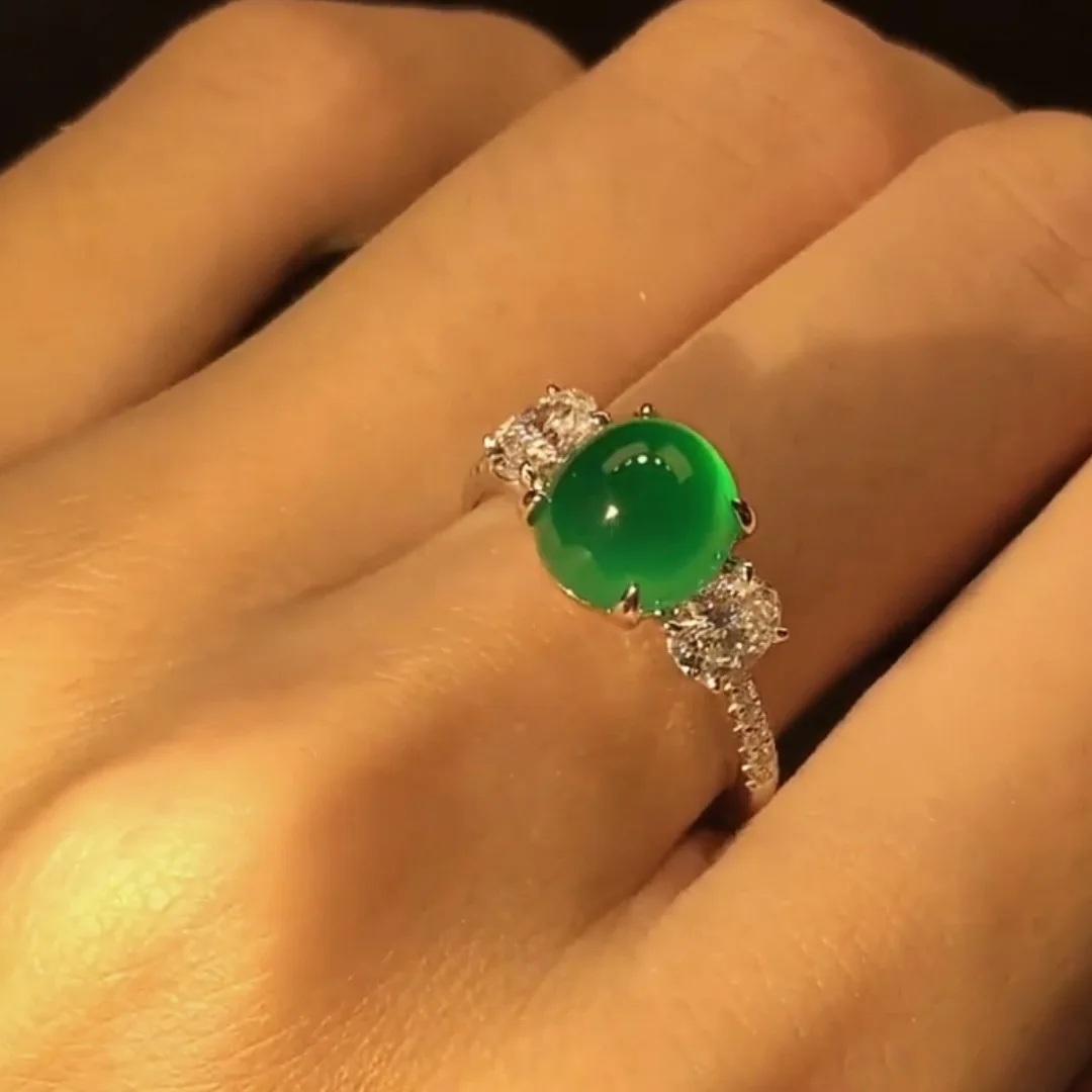

2022 New Trend Fashion Classic Retro Emerald Ring Chrysoprase Temperament Full Diamond Open Ring Female Fashion Hand Jewelry