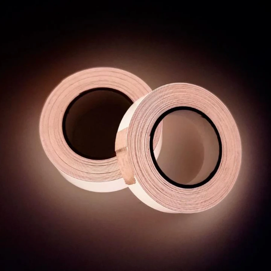 

Светящаяся самоклеящаяся лента