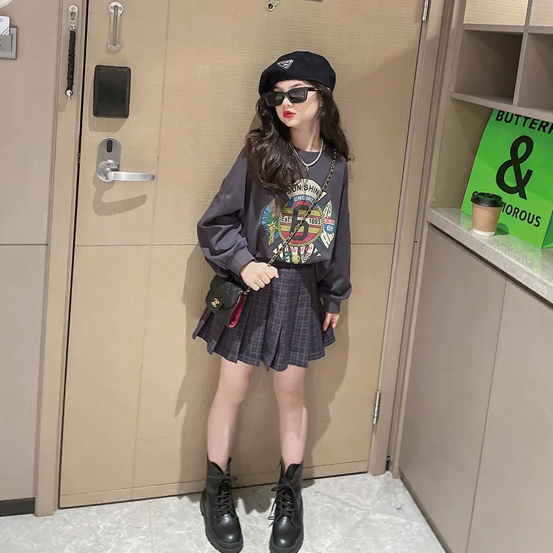 

Плиссированная юбка для девочек 8-10 лет, комплект одежды, свитшот с принтом, модная Милая повседневная одежда для девочек-подростков