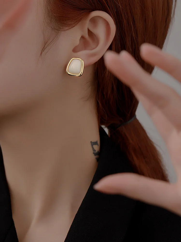 Простые и роскошные серьги из смолы геометрического цвета в Европе Америке