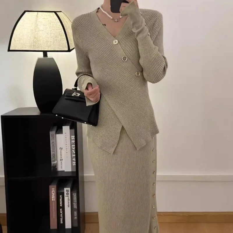 Зима 2024 новый стиль элегантный и модный вязаный комплект для женщин сумка через