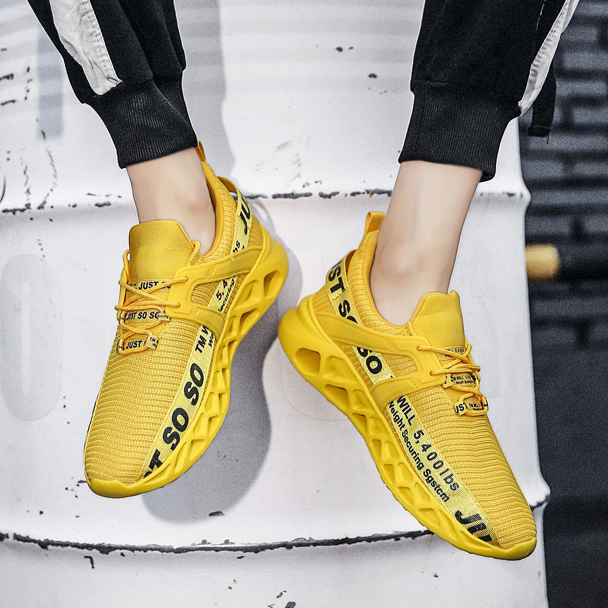 Damyuan Men's Sport Shoes for Running Shoes Men Mesh Sneakers Breathable Mens Vulcanized Shoes WomanTennis Shoe Plus Size shoes