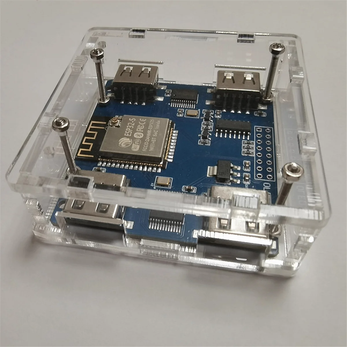 Kmbox B+Pro Key Mouse Controller Вспомогательная поддержка AI Dual USB Press Ручка мыши для DMA и двух