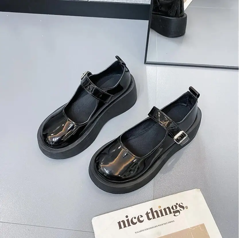 

2023 Flats Shoes Soft Sole Round Toe ShoesNew Spring and Autumn Flat Sole Non slip Female Casual Leather Shoes