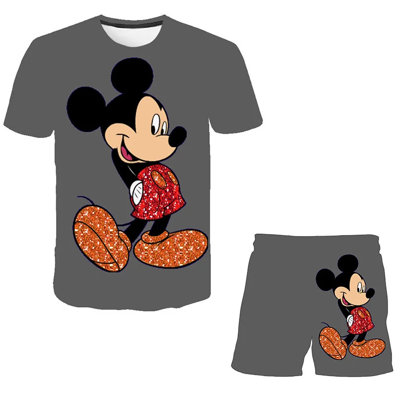 

Детский летний костюм из футболки и шортов с Микки Маусом