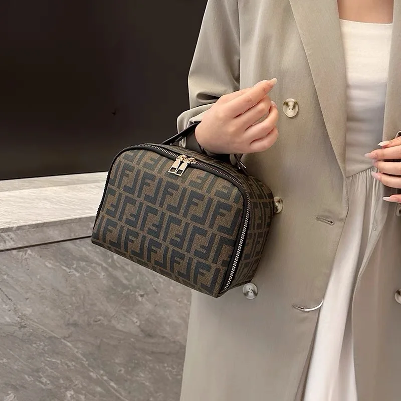 Новинка 2024 большая женская косметичка портативная сумка дорожная с надписью для