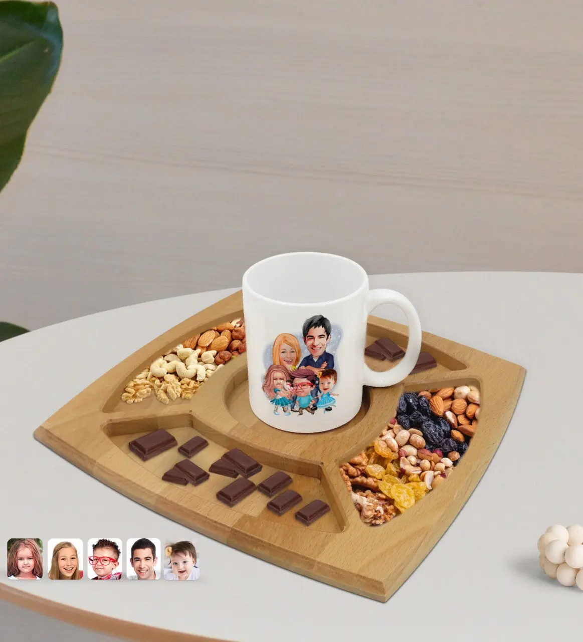 

Персонализированная семейная белая кружка карикатуру и натуральная Массив дерева, 4 отделения, презентация, табурель, кондитерский подарок...