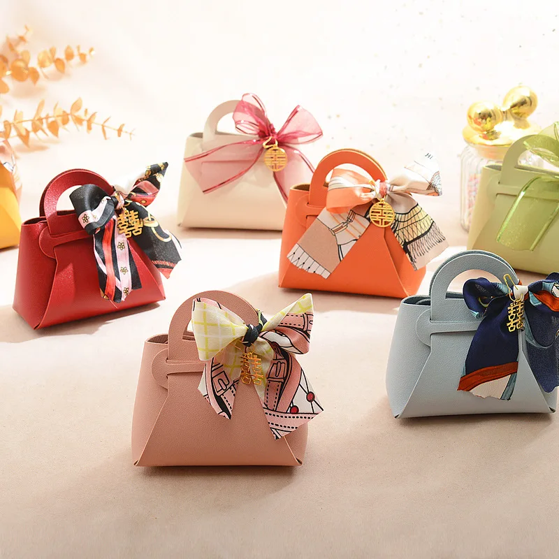 

Leather Gift Bags Bow Ribbon Packaging Bag Wedding Favour Distributions Bags Christmas Candy Packaging Box Mini Handbag
