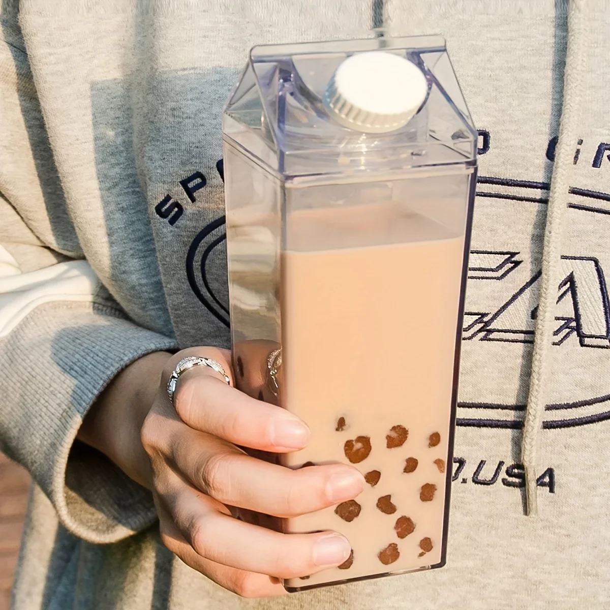 

Пластиковая квадратная бутылка для молока 2 шт.