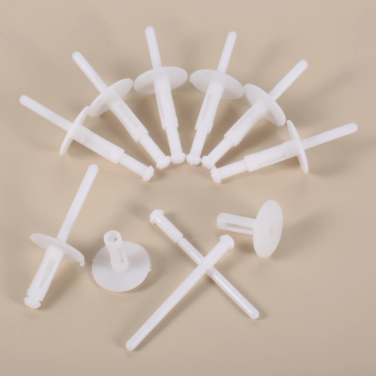 

Заклепки Пластиковые для автомобиля, клипсы с отверстием для бампера BMW, фиксаторы для панели бампера, Размер 6 мм, 50 шт./комплект