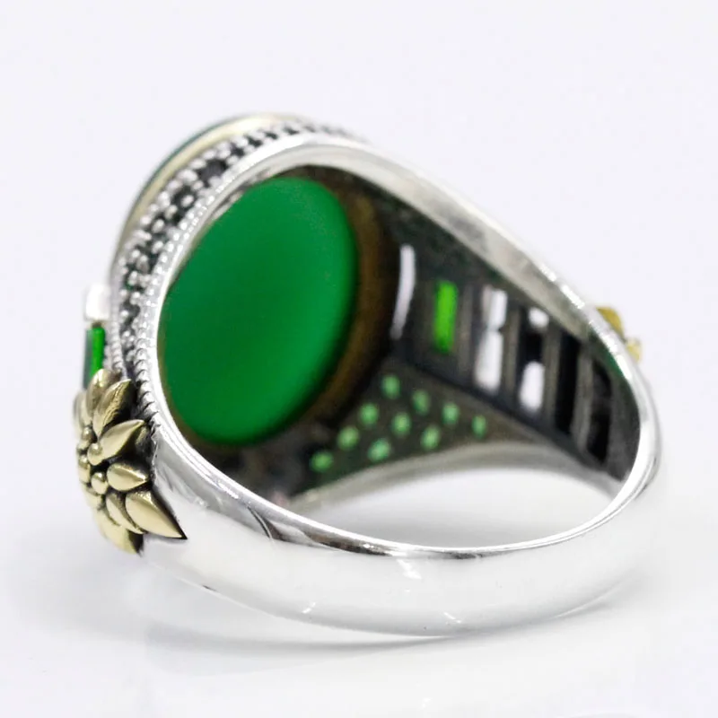 Кольцо ручной работы из серебра 925 пробы с натуральным зелёным агатом