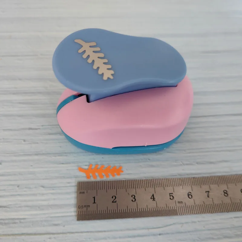 

Дырокол для бумаги CJEC в форме листьев