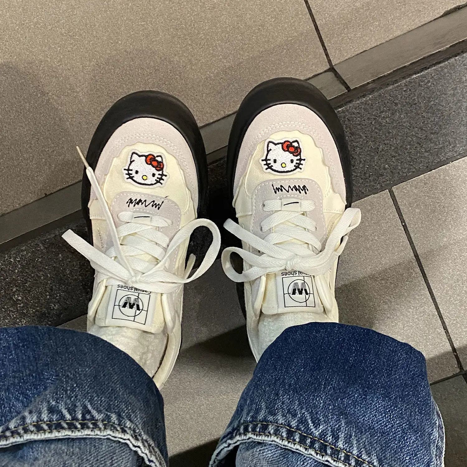 

Hello Kitty Women's Canvas Sneakers Lolita Shoes Women Japanese Vulcanized Shoes Woman Casual Shoes Flats Canvas Vintage Girls