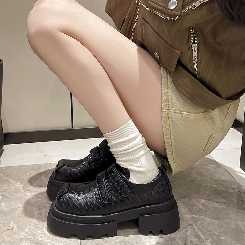 2024 новые дизайнерские модные брендовые туфли на плоской подошве женские осенние