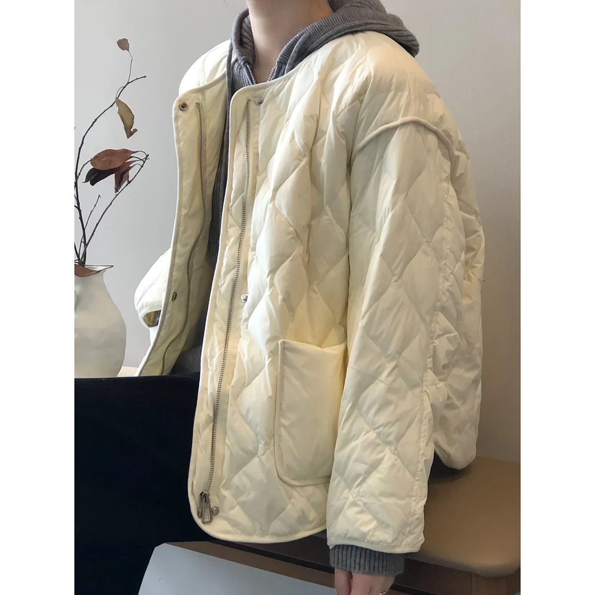 Women's Down Jacket White Duck Down Collarless Women's Winter New Light Thin Rhombus Loose with Zip Short Section Warm Jacket