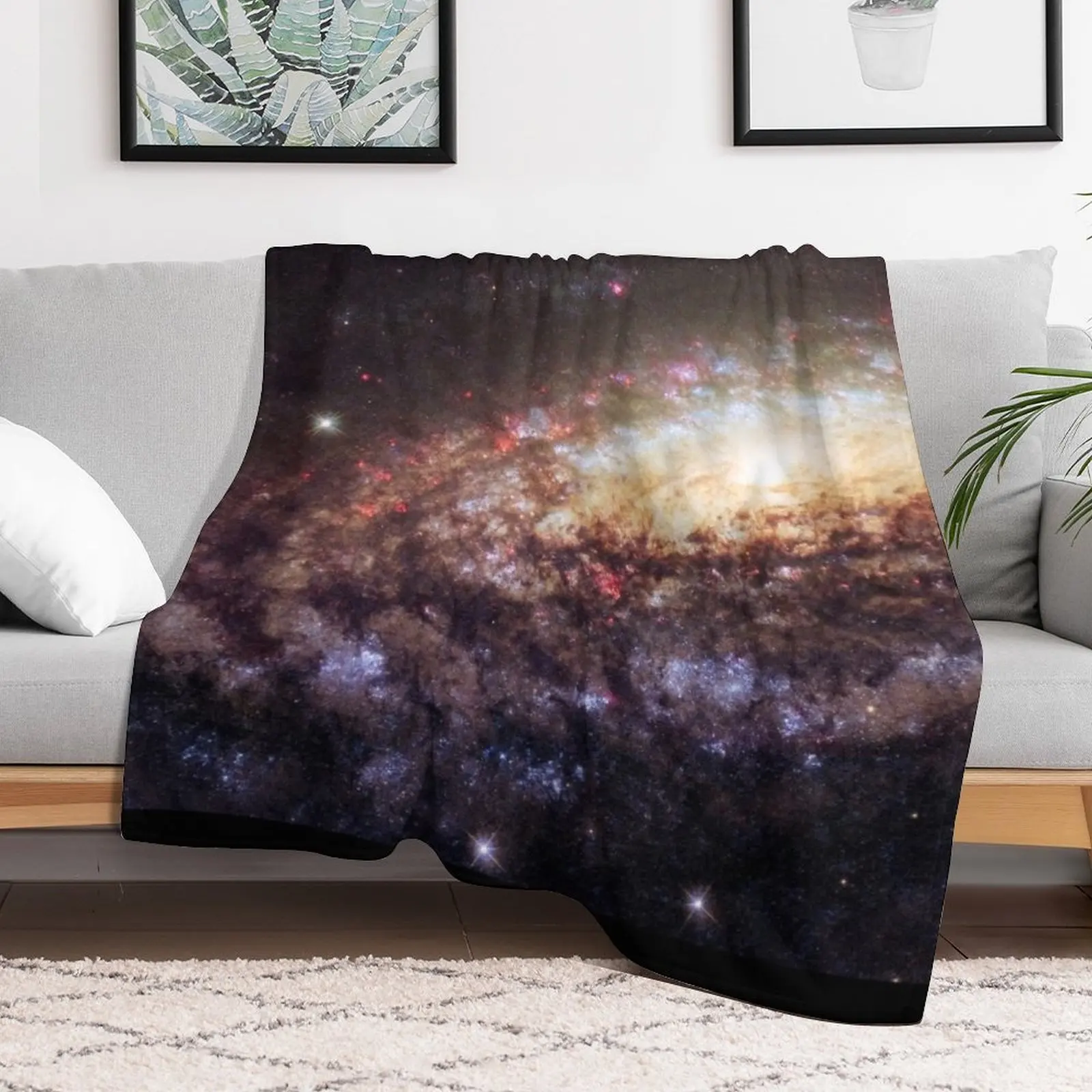 Фото Плед «Спиральная галактика NGC 7331» очень большого размера, забавный подарок, модный плед для дивана, для сна, для детей. №5