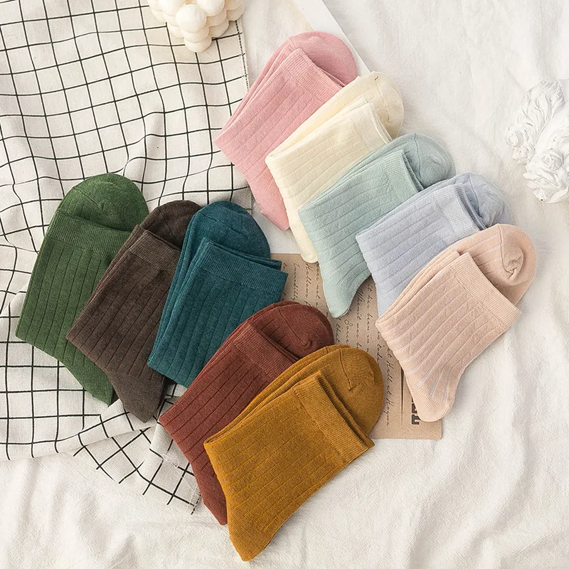 5 pairs of autumn and winter socks, solid color, medium tube socks, candy color, students' leisure, pile up female socks